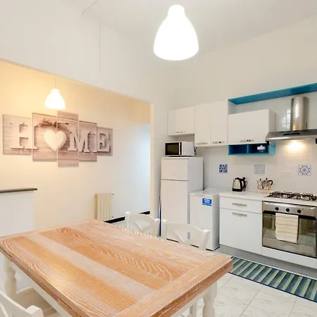 Altido Charming Apt For 4 In Historical Centre Of *